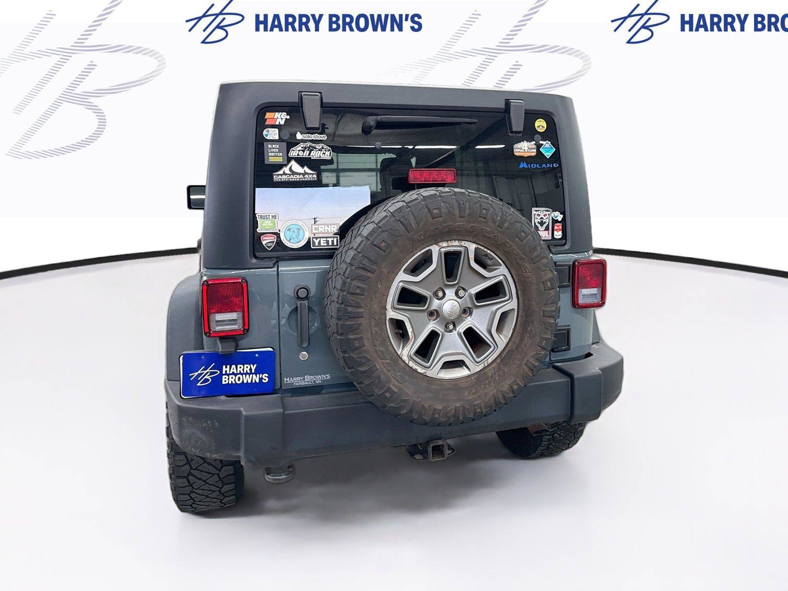 Used 2015 Jeep Wrangler Unlimited Rubicon w/ Max Tow Package AWD/4WD image 9