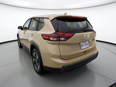 Used 2025 Nissan Rogue SV image 6