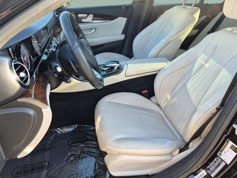 Used 2017 Mercedes-Benz E 300 image 21