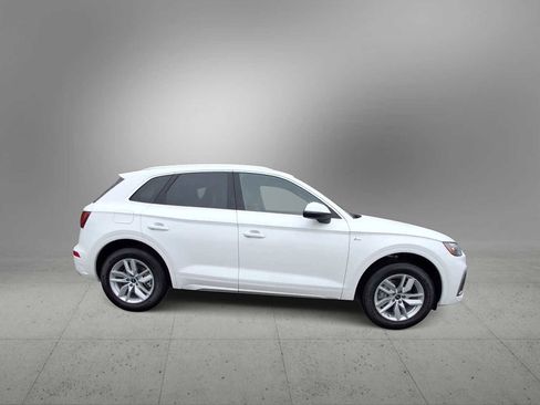 Certified 2023 Audi Q5 2.0T Premium w/ Convenience Package image 9