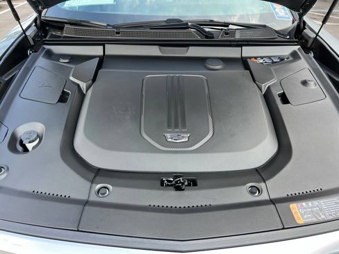 Used 2024 Cadillac Lyriq Tech AWD/4WD image 15