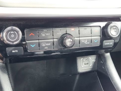 Certified 2025 Jeep Compass Limited AWD/4WD image 19