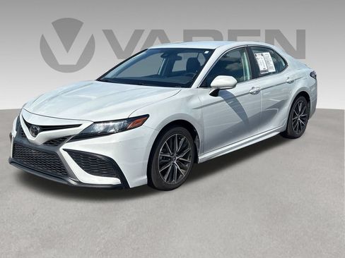 Used 2024 Toyota Camry SE FWD image 1