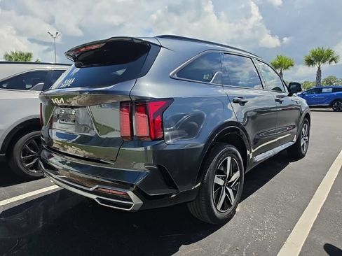 Certified 2023 Kia Sorento S FWD image 17
