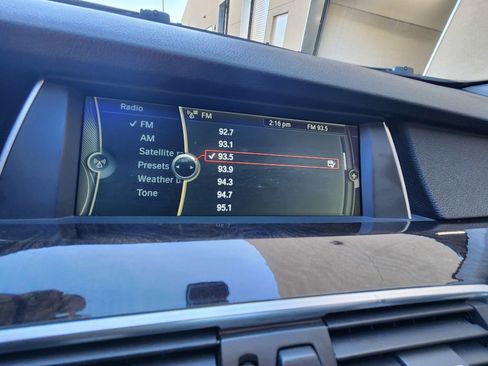 Used 2011 BMW 550i image 41