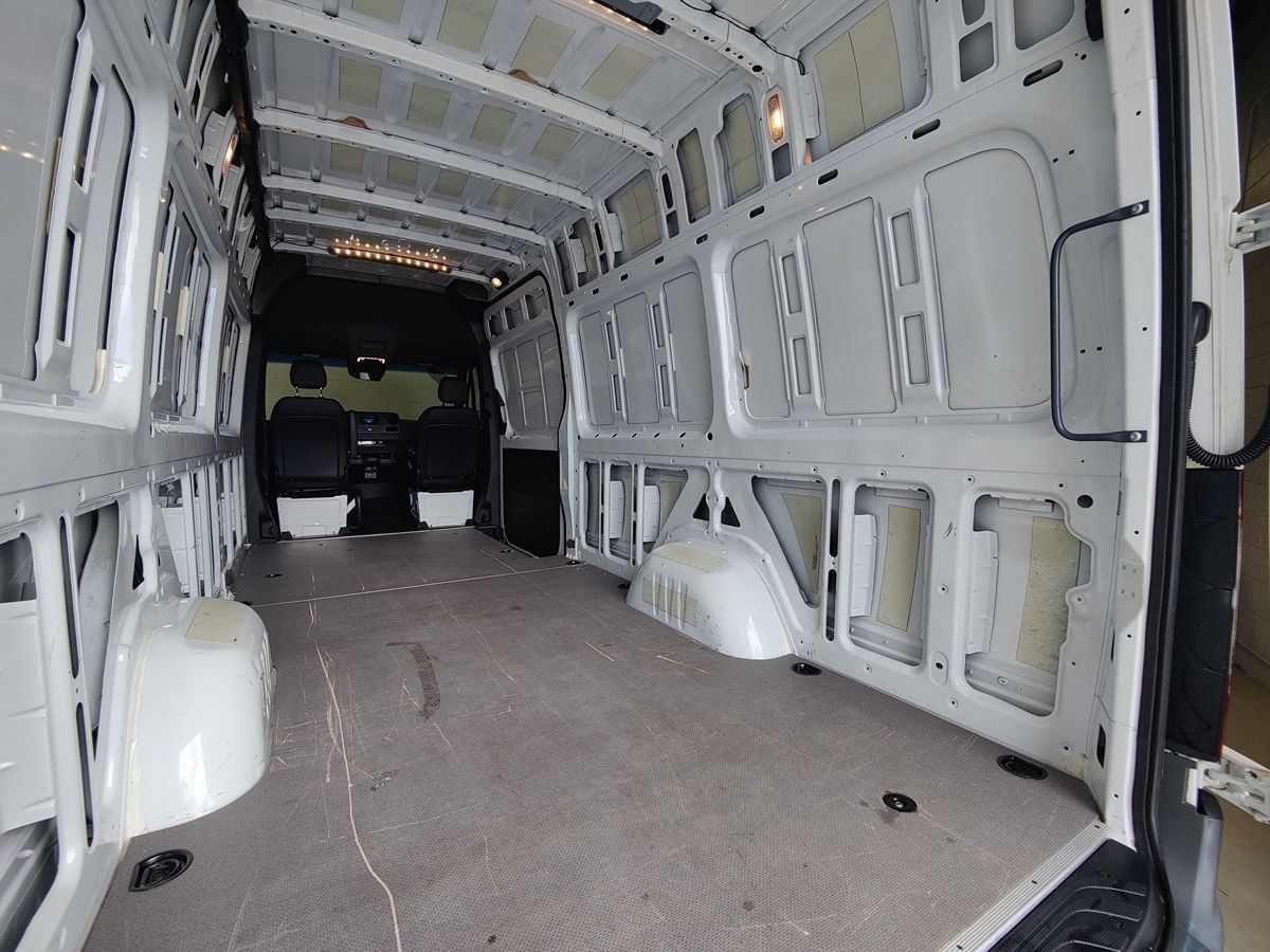 Used 2023 Mercedes-Benz Sprinter 2500 image 9
