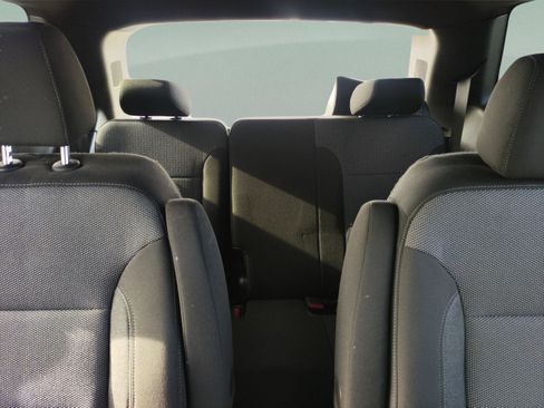 Used 2023 Chevrolet Traverse LT w/ LPO, Floor Liner Package image 32