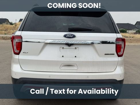 Used 2016 Ford Explorer XLT w/ Equipment Group 202A FWD image 4
