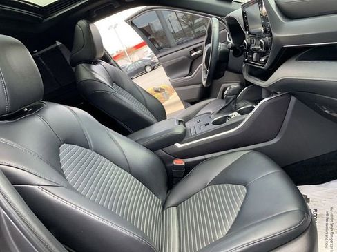 Used 2022 Toyota Highlander XSE image 14