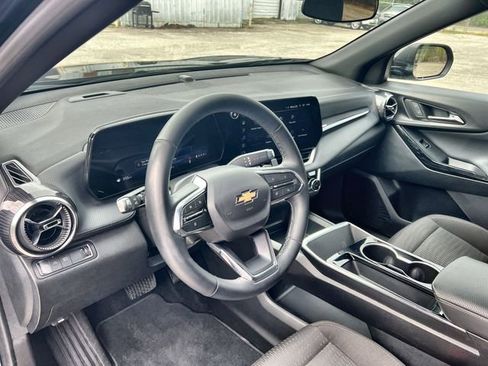 Used 2025 Chevrolet Equinox LT image 11