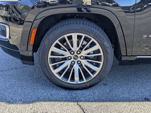 New 2025 Jeep Wagoneer L Series II image 33