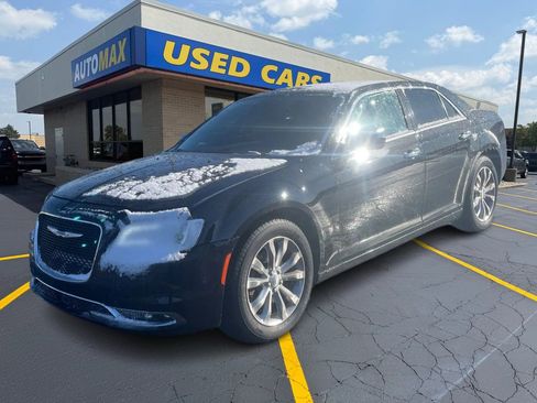 Used 2018 Chrysler 300 Limited w/ Safetytec Plus Group image 1
