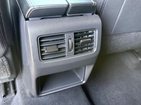 Used 2025 Nissan Rogue S AWD/4WD image 10