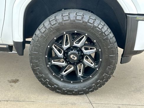 Used 2024 GMC Sierra 2500 Denali Ultimate image 10