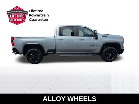 Used 2025 Chevrolet Silverado 2500 LT w/ Trail Boss Package AWD/4WD image 7