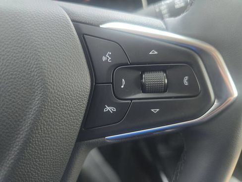 Used 2025 Chevrolet Trax LT w/ Driver Confidence Package FWD image 31
