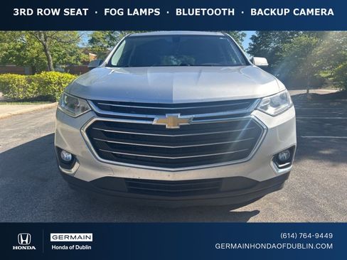 Used 2021 Chevrolet Traverse LT FWD image 1