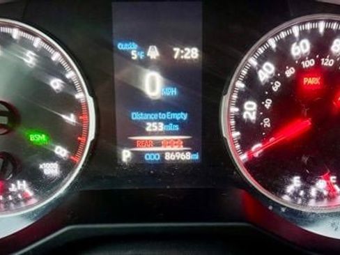 Used 2020 Toyota RAV4 XLE image 12