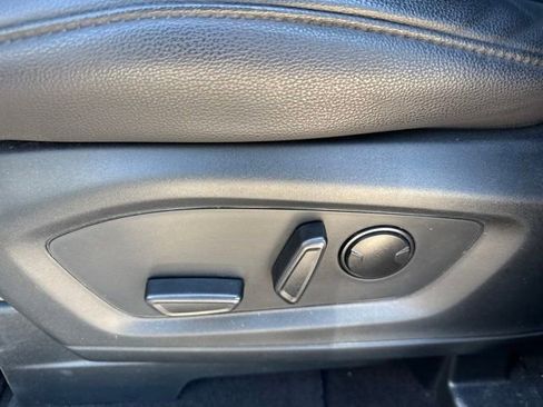 Certified 2023 Ford Explorer Limited w/ Equipment Group 301A AWD/4WD image 17