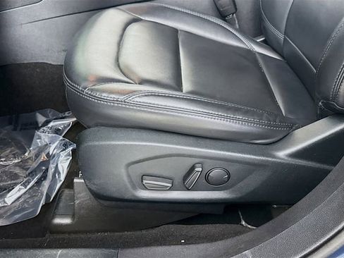 Certified 2019 Ford Explorer XLT w/ Equipment Group 202A image 19