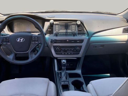 Used 2015 Hyundai Sonata SE FWD image 16
