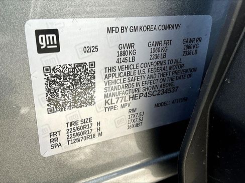 Used 2025 Chevrolet Trax LT w/ LT Convenience Package image 11