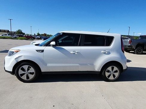 Used 2014 Kia Soul FWD image 2