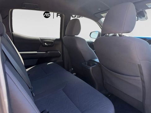 Used 2019 Toyota Tacoma TRD Off-Road AWD/4WD image 31