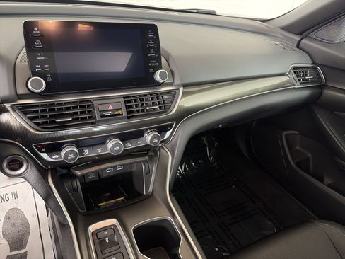 Used 2022 Honda Accord Sport image 4