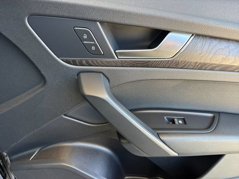 Used 2018 Audi Q5 2.0T Premium AWD/4WD image 21