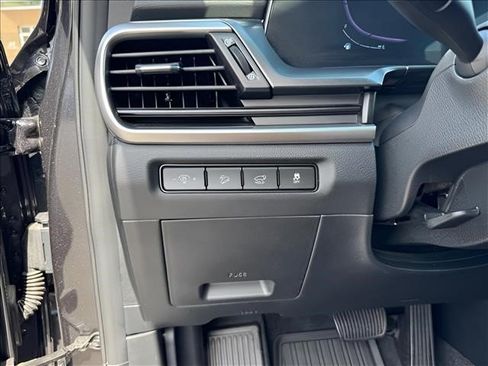 Used 2025 Kia Telluride S FWD image 24