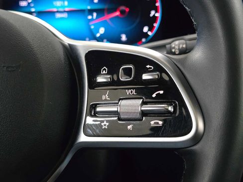 Used 2023 Mercedes-Benz GLB 250 4MATIC image 27