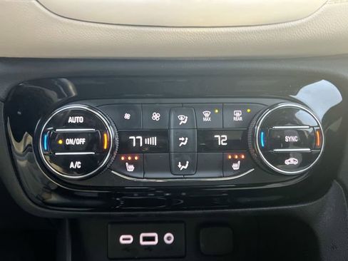 Used 2023 Buick Encore GX Select image 18