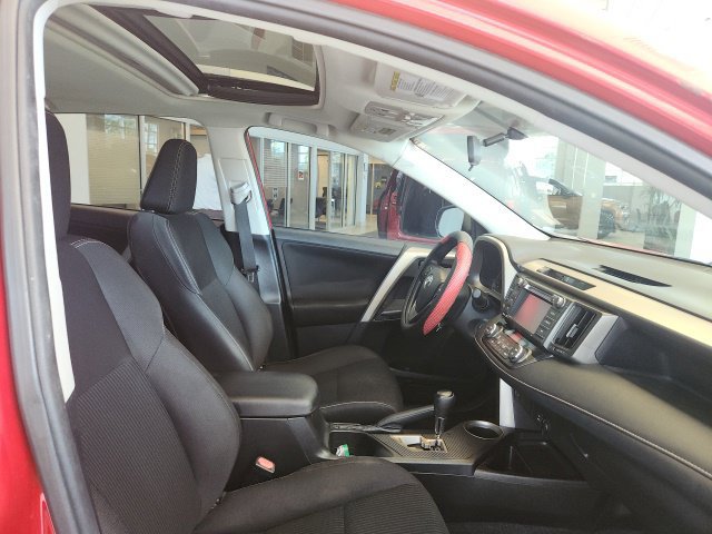 Used 2014 Toyota RAV4 XLE AWD/4WD image 12