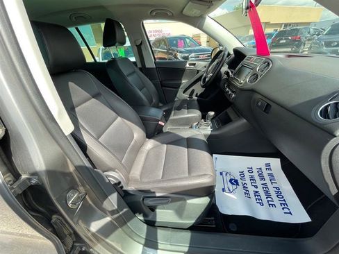 Used 2011 Volkswagen Tiguan S FWD image 17