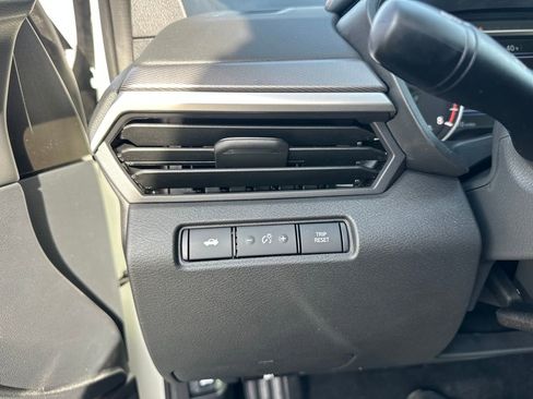 New 2025 Nissan Altima 2.5 SR image 12