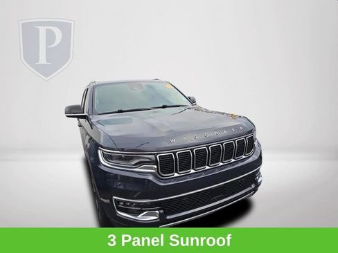 Used 2023 Jeep Wagoneer Series III w/ Premium Group I AWD/4WD image 16