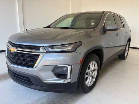 Used 2023 Chevrolet Traverse LS FWD image 14