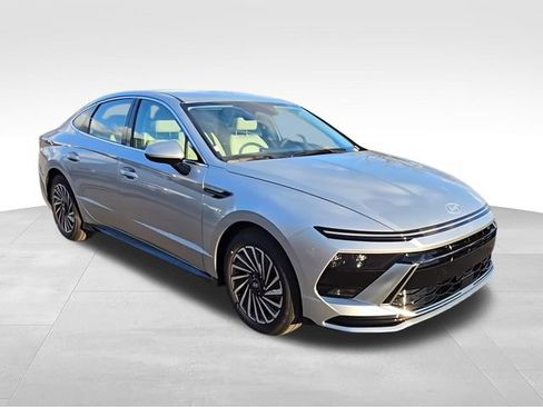 New 2025 Hyundai Sonata SEL FWD image 3
