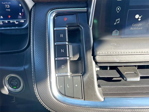 Used 2023 Chevrolet Suburban Premier image 19