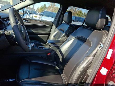 Certified 2024 Jeep Grand Cherokee Limited image 24