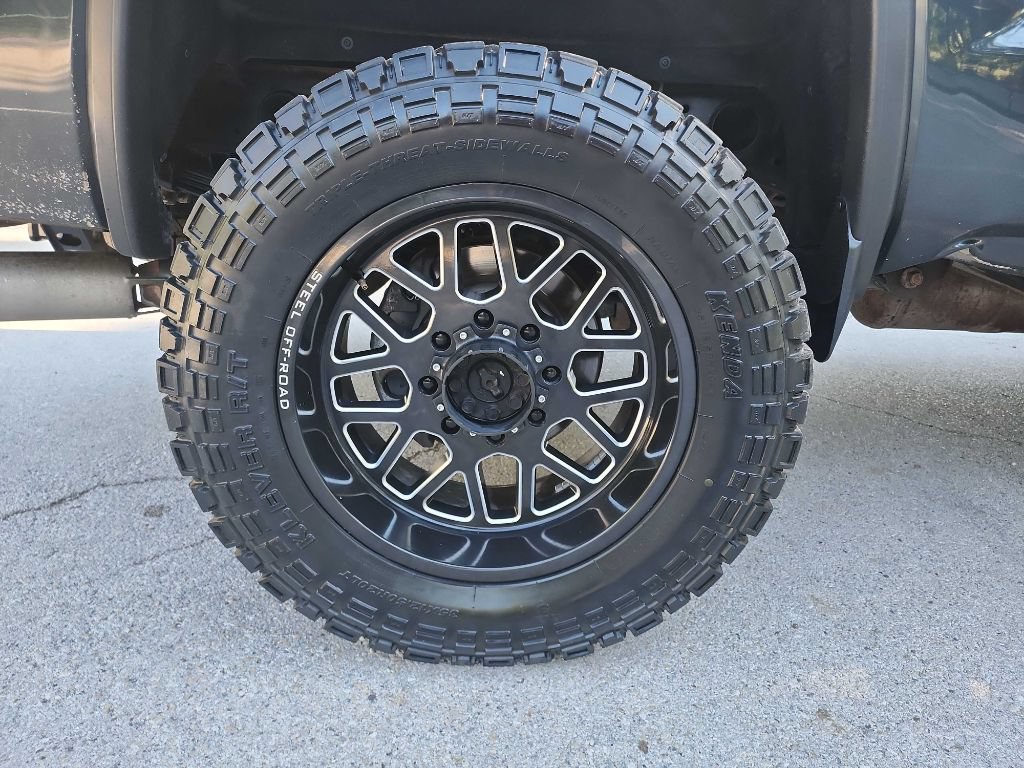 Used 2017 GMC Sierra 2500 Denali w/ Duramax Plus Package AWD/4WD image 12