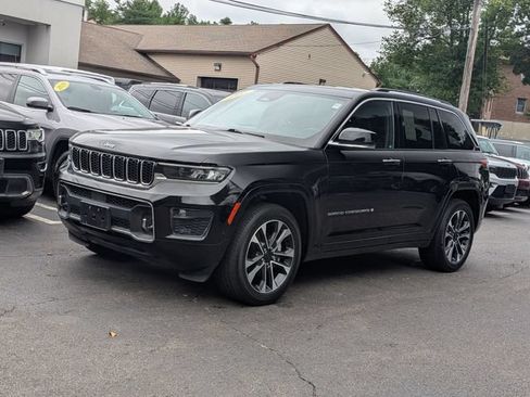 Certified 2023 Jeep Grand Cherokee Overland AWD/4WD image 7