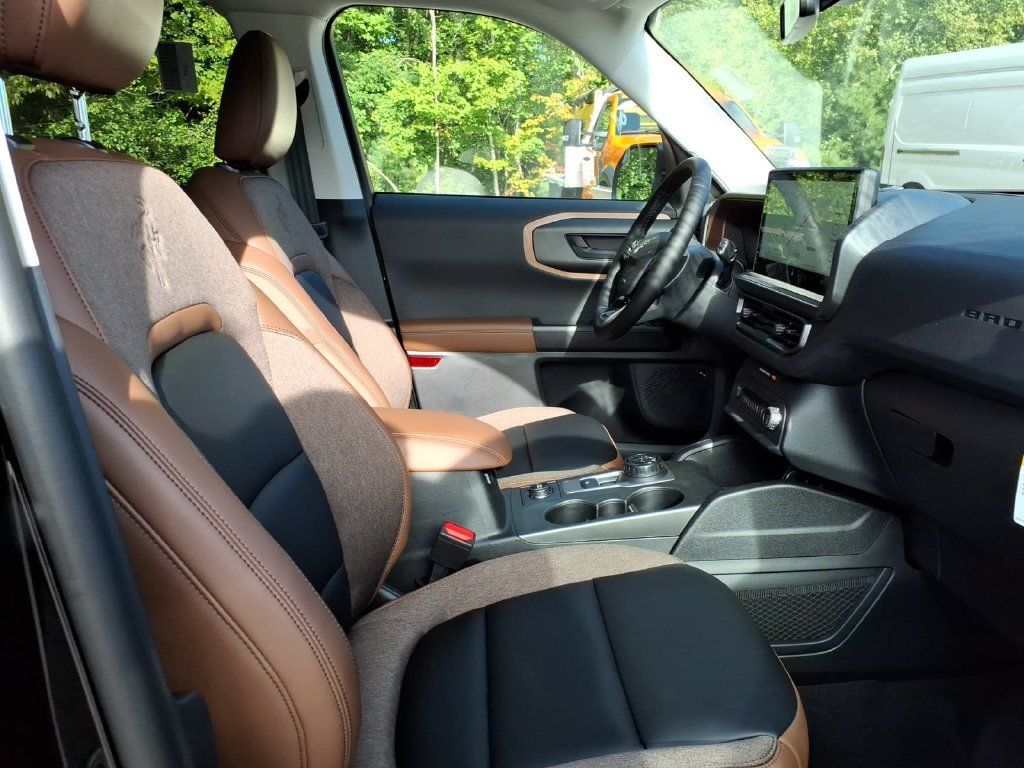 New 2026 Ford Bronco Sport Outer Banks w/ Outer Banks Tech Package+ AWD/4WD image 8