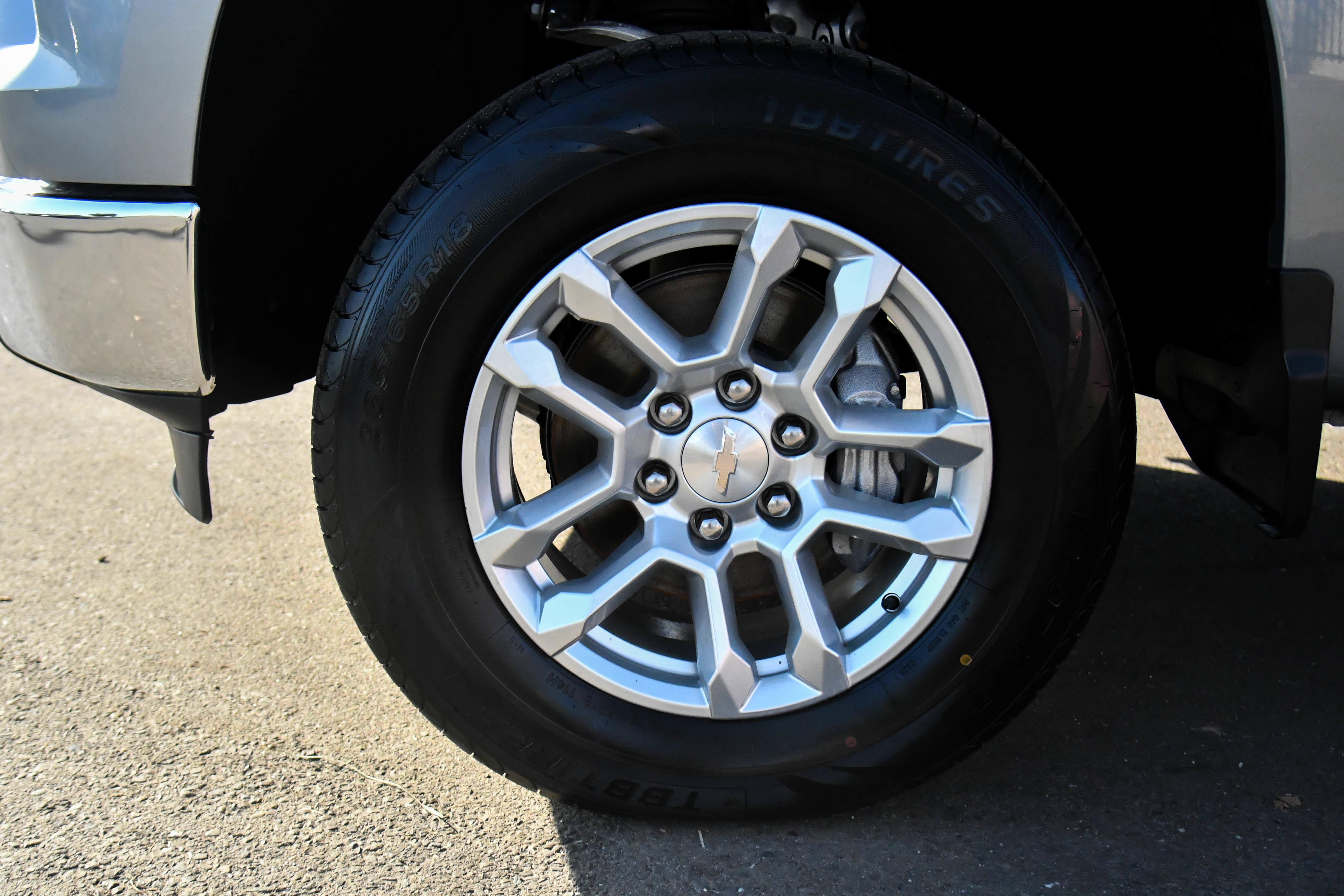 Used 2024 Chevrolet Silverado 1500 LT AWD/4WD image 12