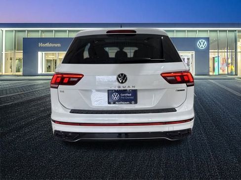 Certified 2022 Volkswagen Tiguan SE R-Line image 5