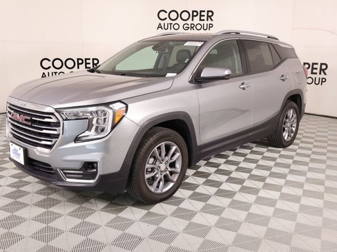 Used 2024 GMC Terrain SLT image 10