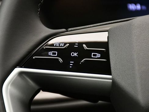 Used 2025 Audi Q5 Premium w/ Convenience Package image 22