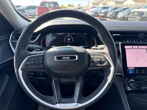 Used 2023 Jeep Grand Cherokee Limited AWD/4WD image 11