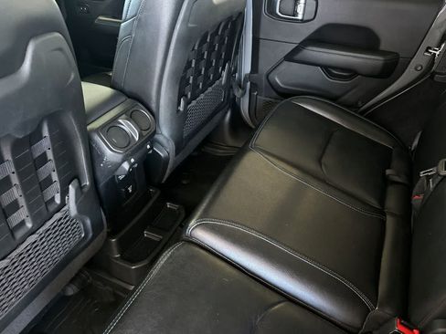 Used 2021 Jeep Wrangler Unlimited Rubicon 4xe w/ Cold Weather Group AWD/4WD image 4